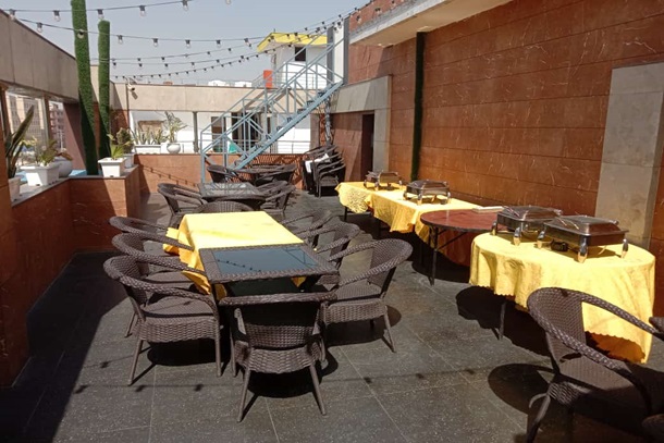 Roof-top Restaurant In Greater Noida