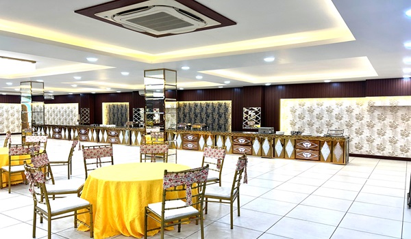 Banquet hall guest sitting area